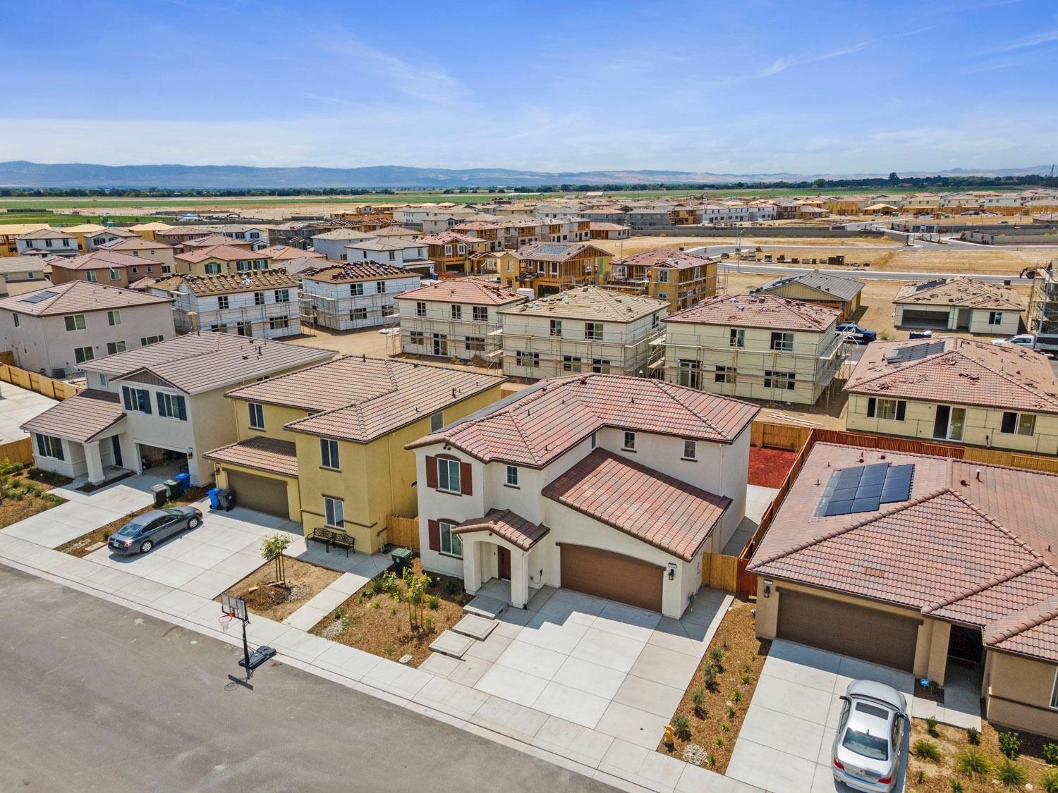 1863 Lateral Ave, Manteca, CA 95337