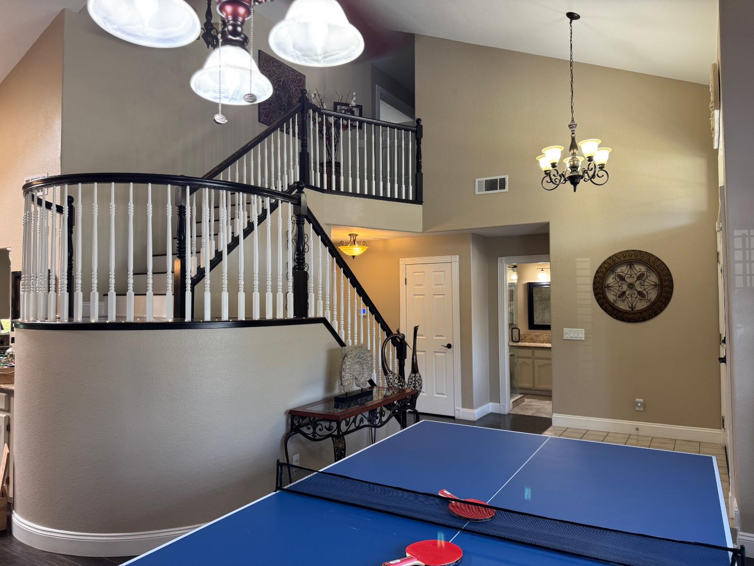 416 Crescent Dr, Los Banos, CA 93635
