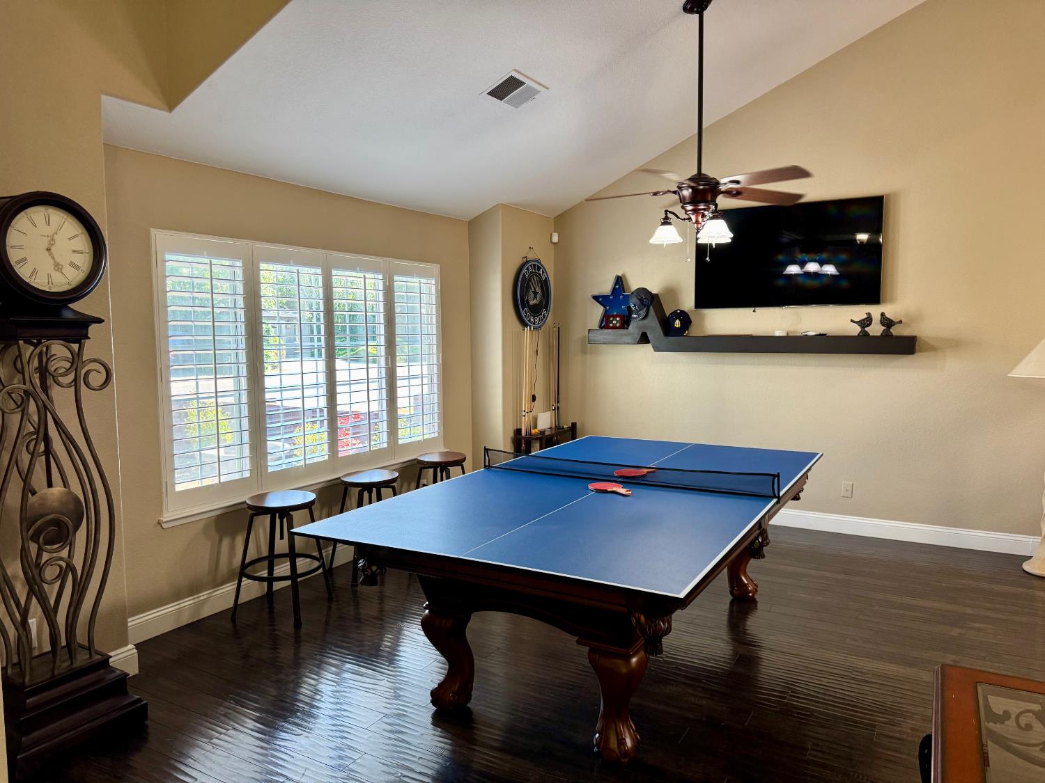 416 Crescent Dr, Los Banos, CA 93635