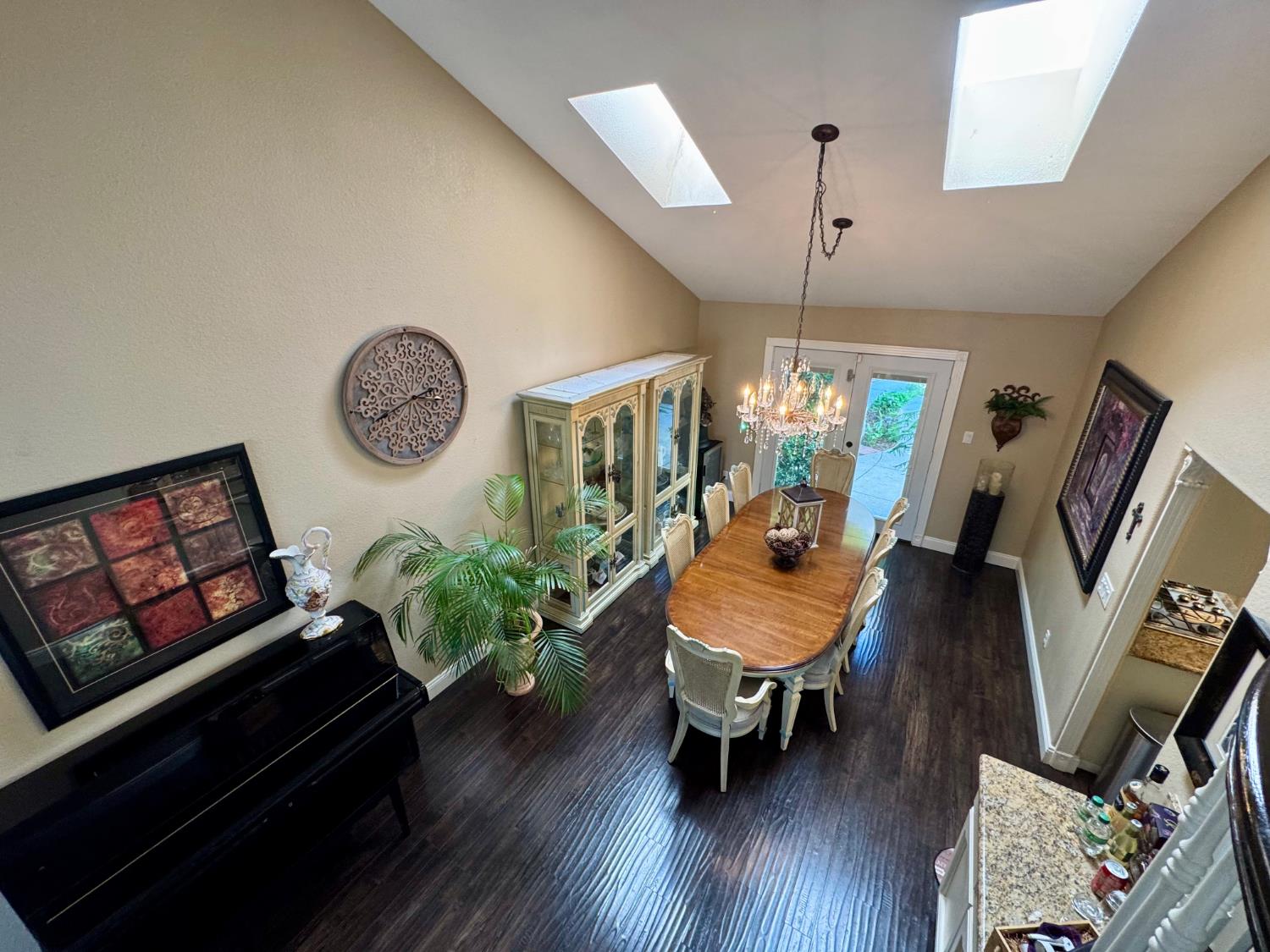 416 Crescent Dr, Los Banos, CA 93635