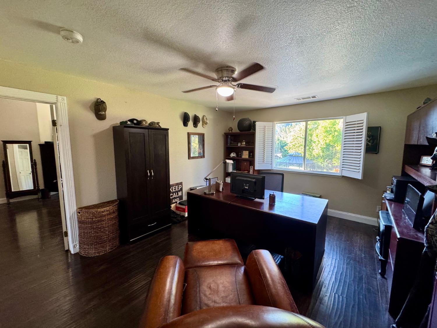 416 Crescent Dr, Los Banos, CA 93635