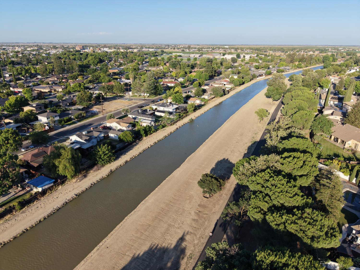 416 Crescent Dr, Los Banos, CA 93635