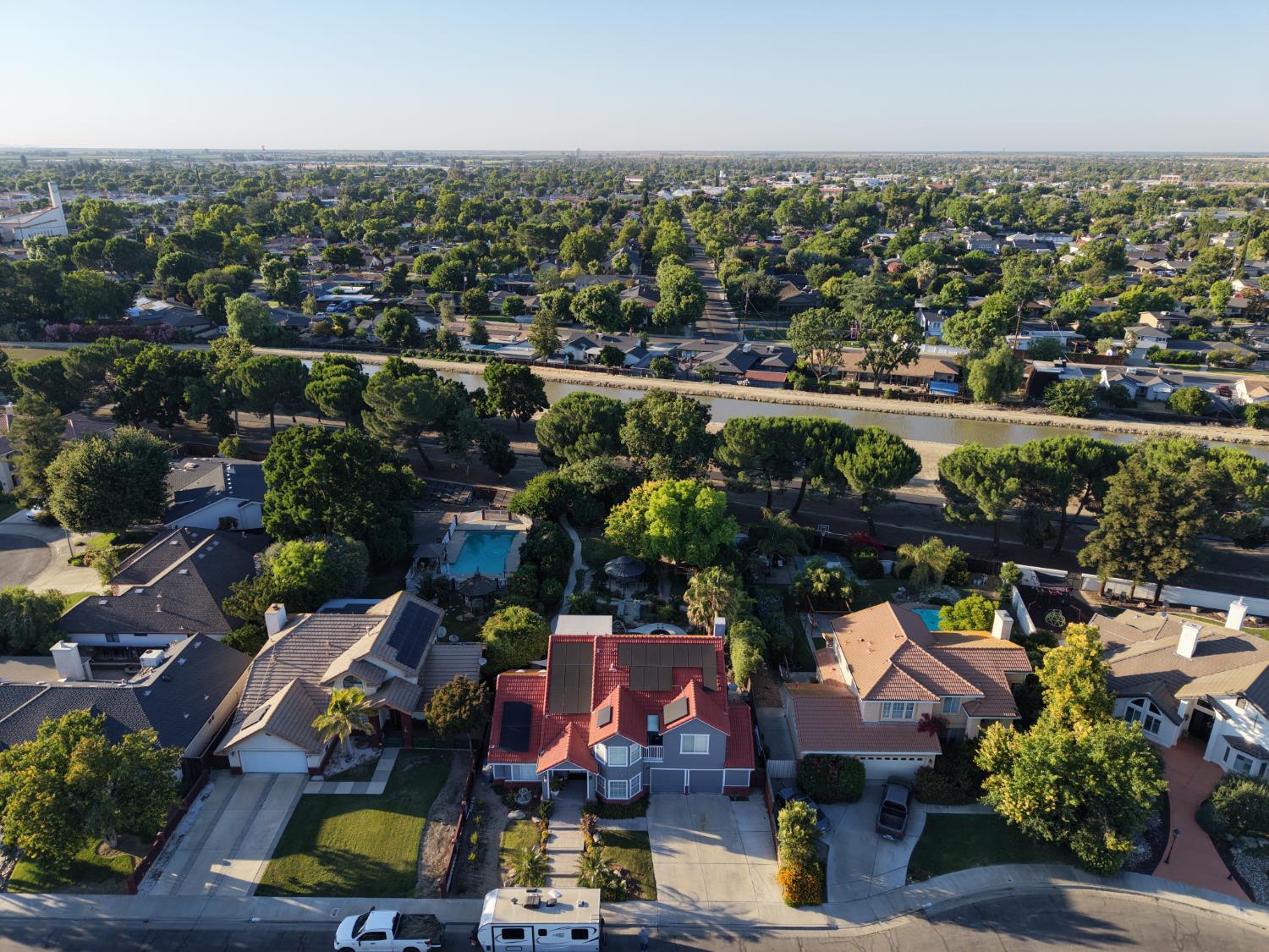 416 Crescent Dr, Los Banos, CA 93635