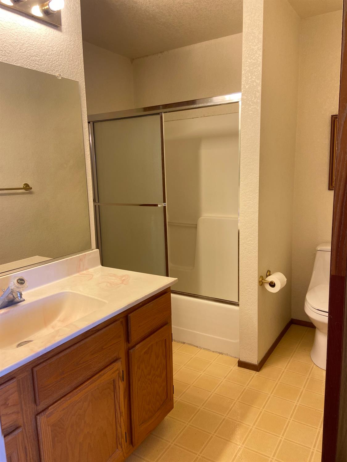 4045 Dale Rd #C, Modesto, CA 95356