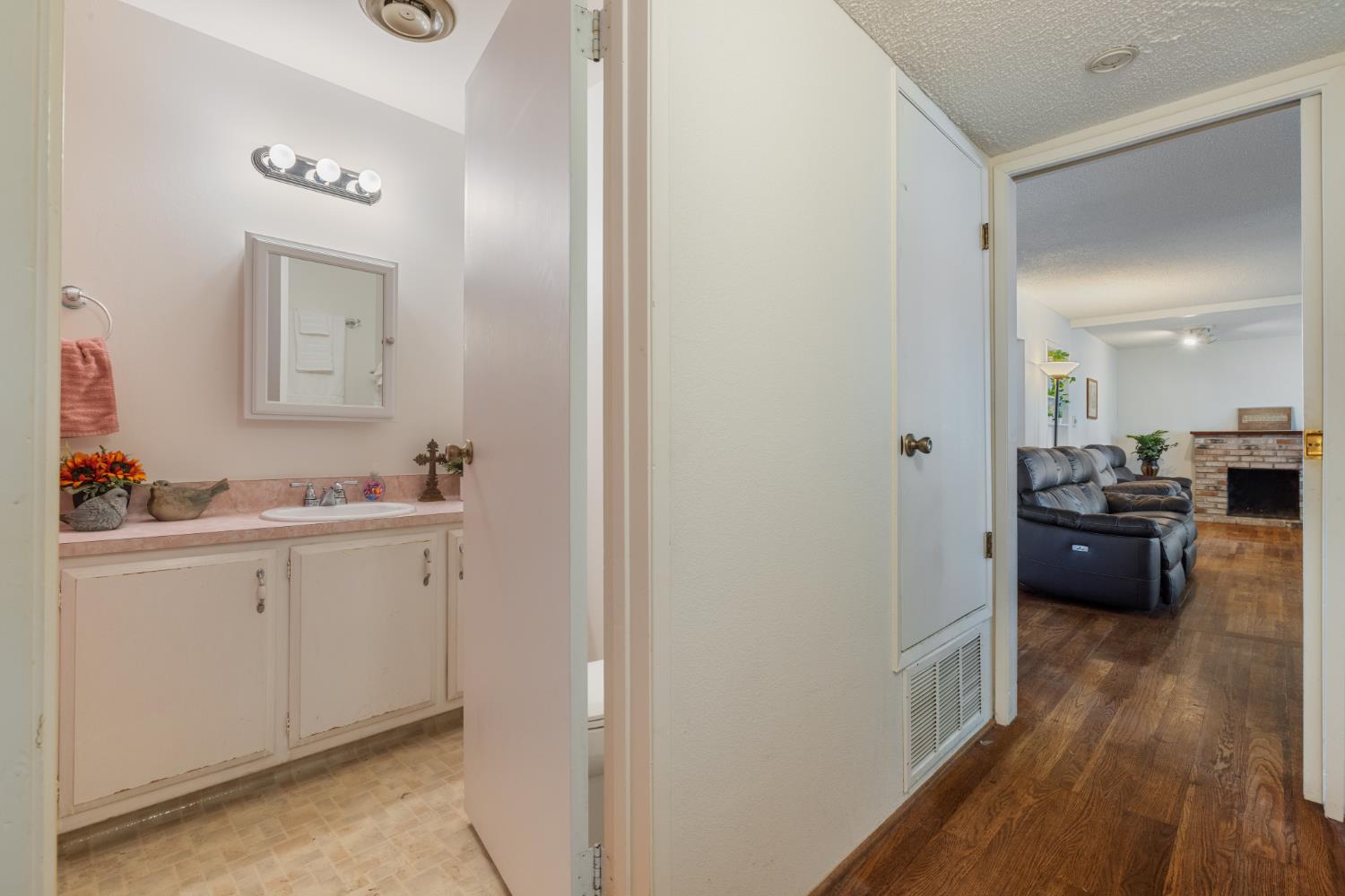 2700 Macdougal St #1, Modesto, CA 95350