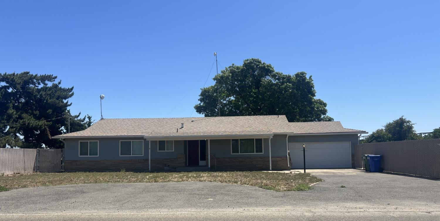 1936 Clinton Rd, Hughson, CA 95326