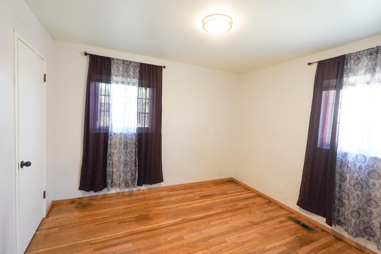 1938 Chelsea, Modesto, CA 95350