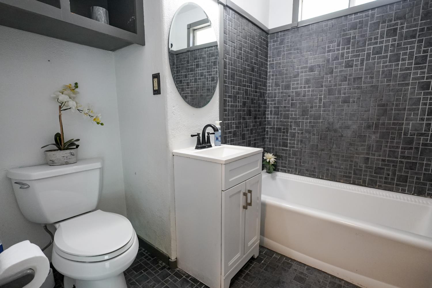 1938 Chelsea, Modesto, CA 95350
