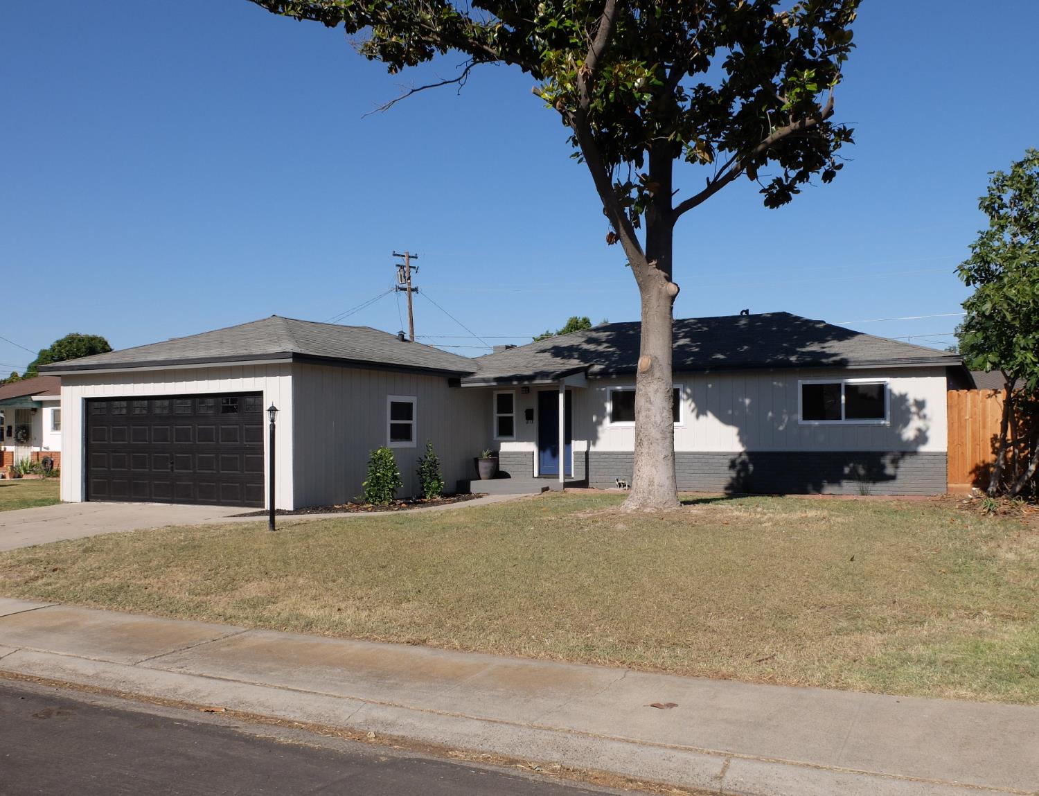 1822 Joaquin St, Modesto, CA 95350