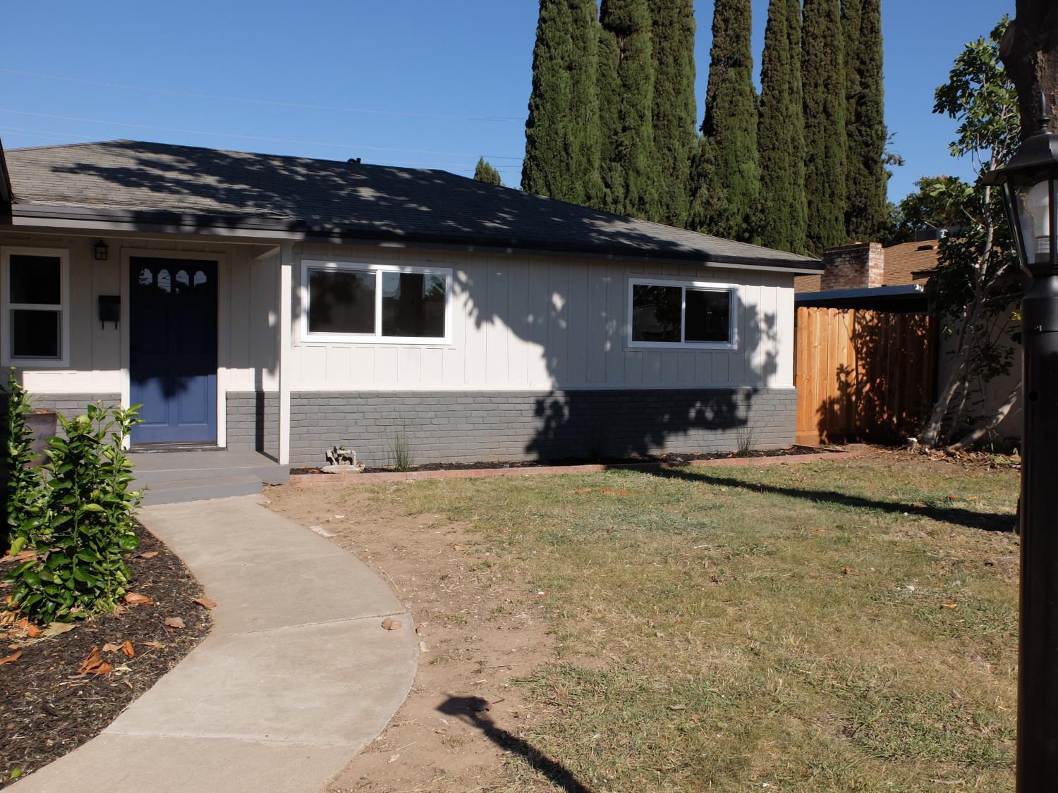 1822 Joaquin St, Modesto, CA 95350