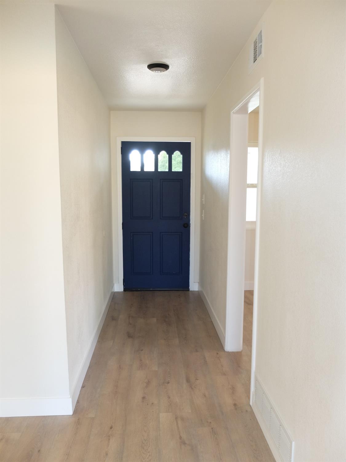1822 Joaquin St, Modesto, CA 95350