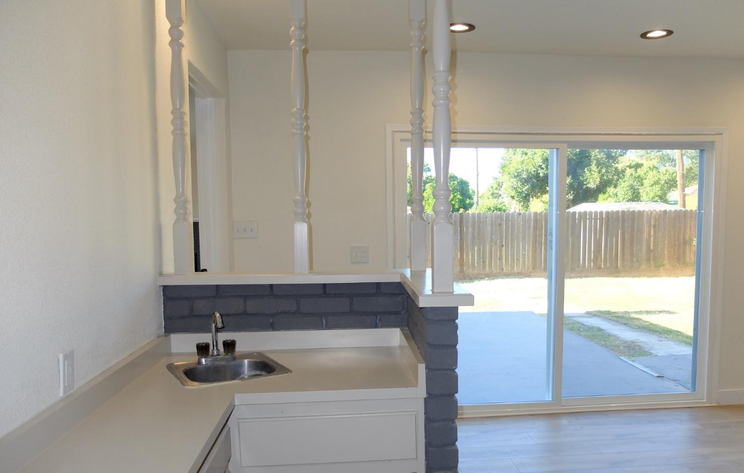 1822 Joaquin St, Modesto, CA 95350