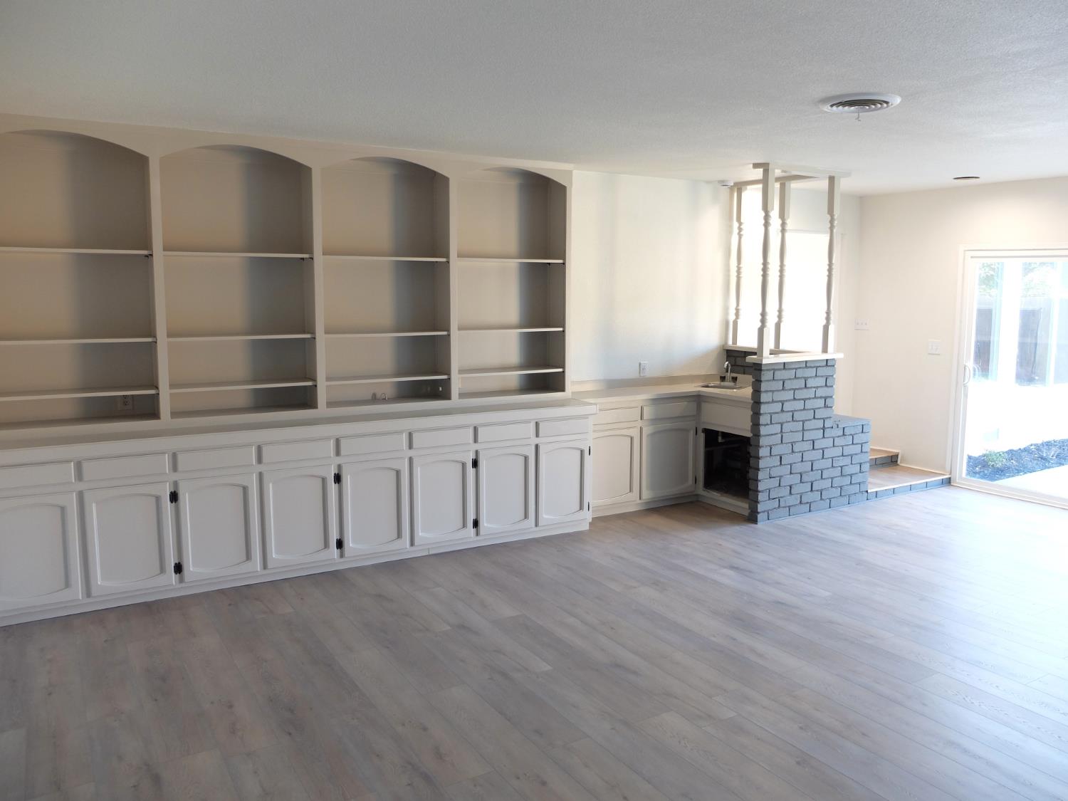 1822 Joaquin St, Modesto, CA 95350
