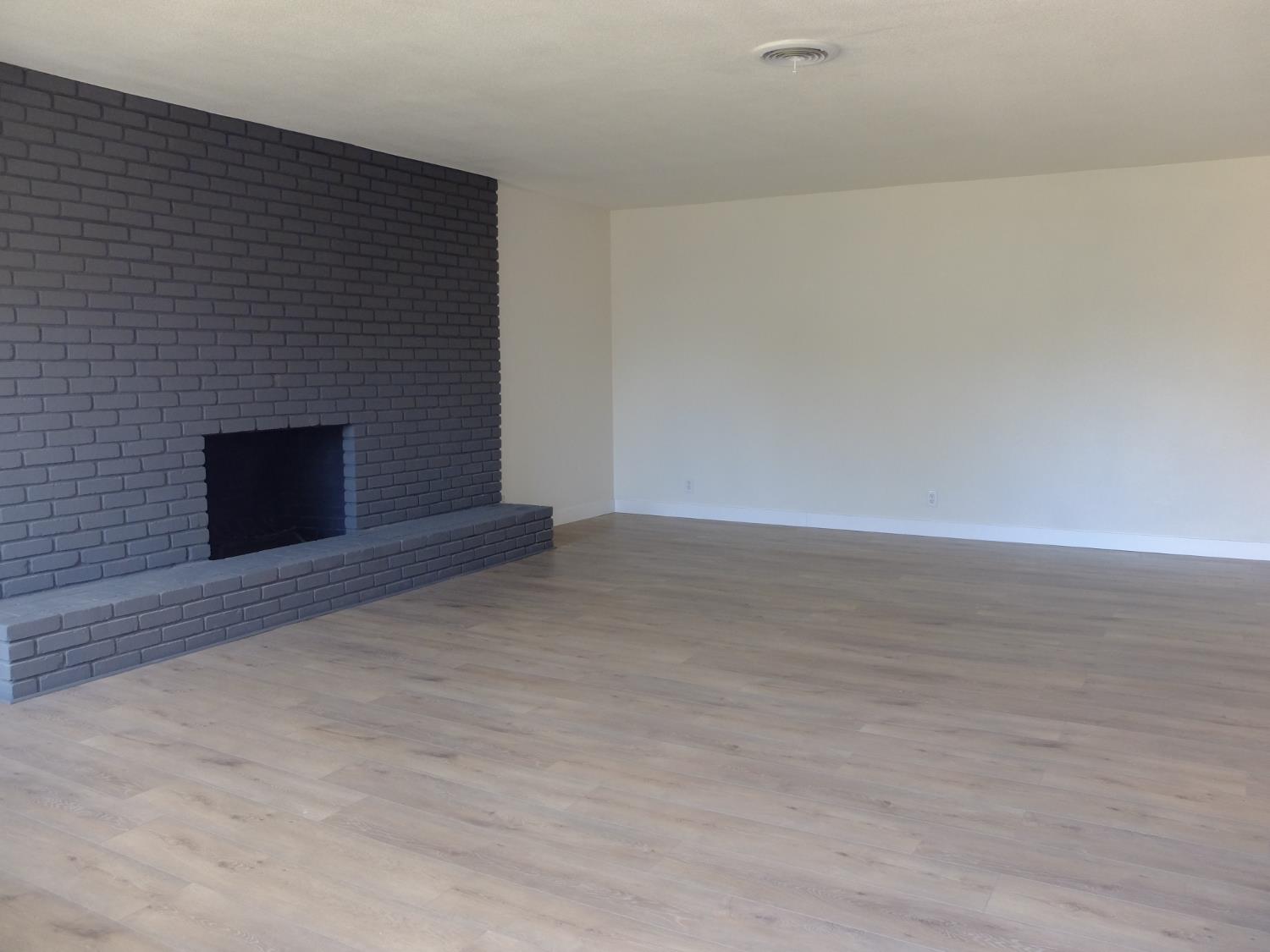 1822 Joaquin St, Modesto, CA 95350