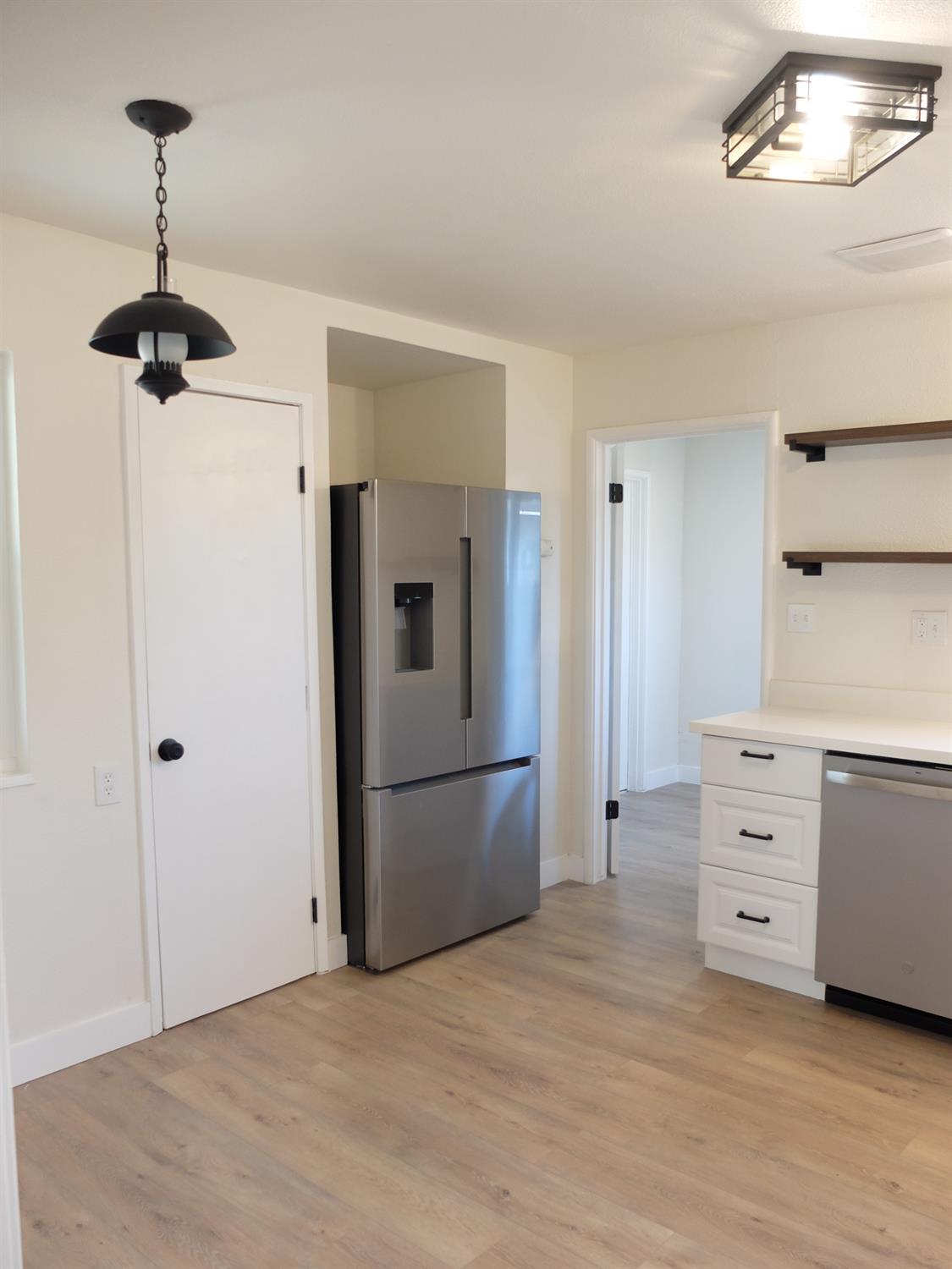 1822 Joaquin St, Modesto, CA 95350