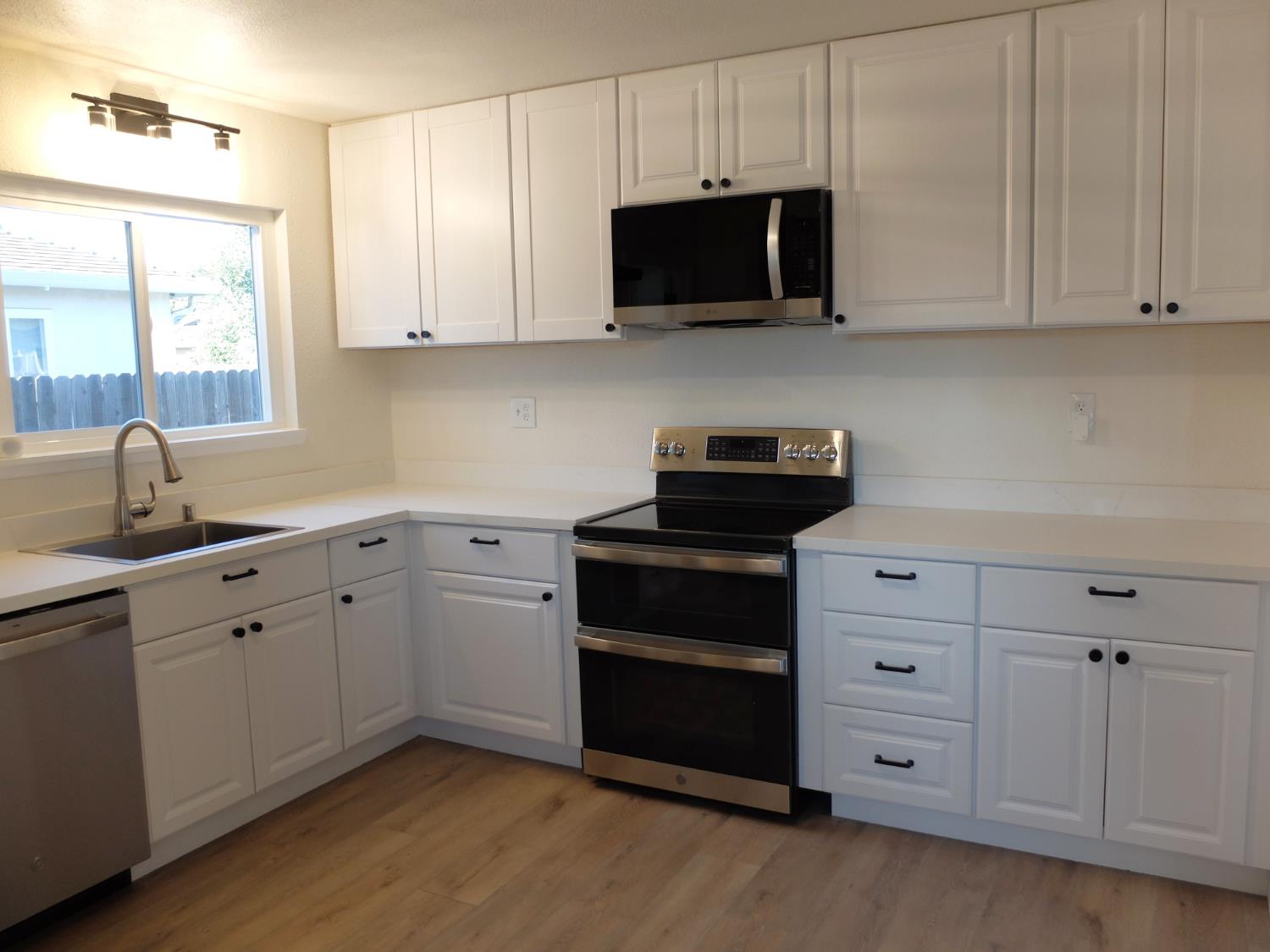 1822 Joaquin St, Modesto, CA 95350