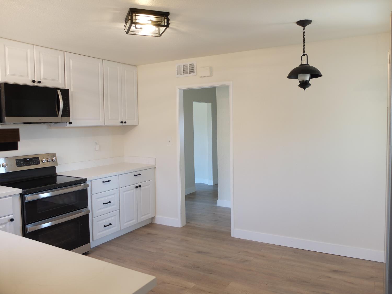 1822 Joaquin St, Modesto, CA 95350