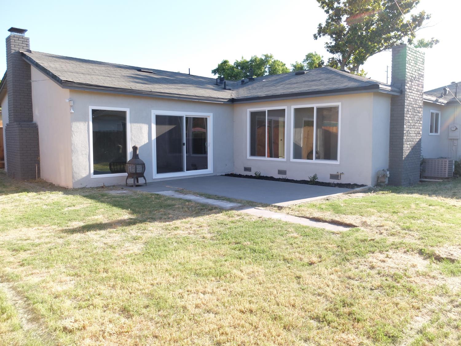 1822 Joaquin St, Modesto, CA 95350