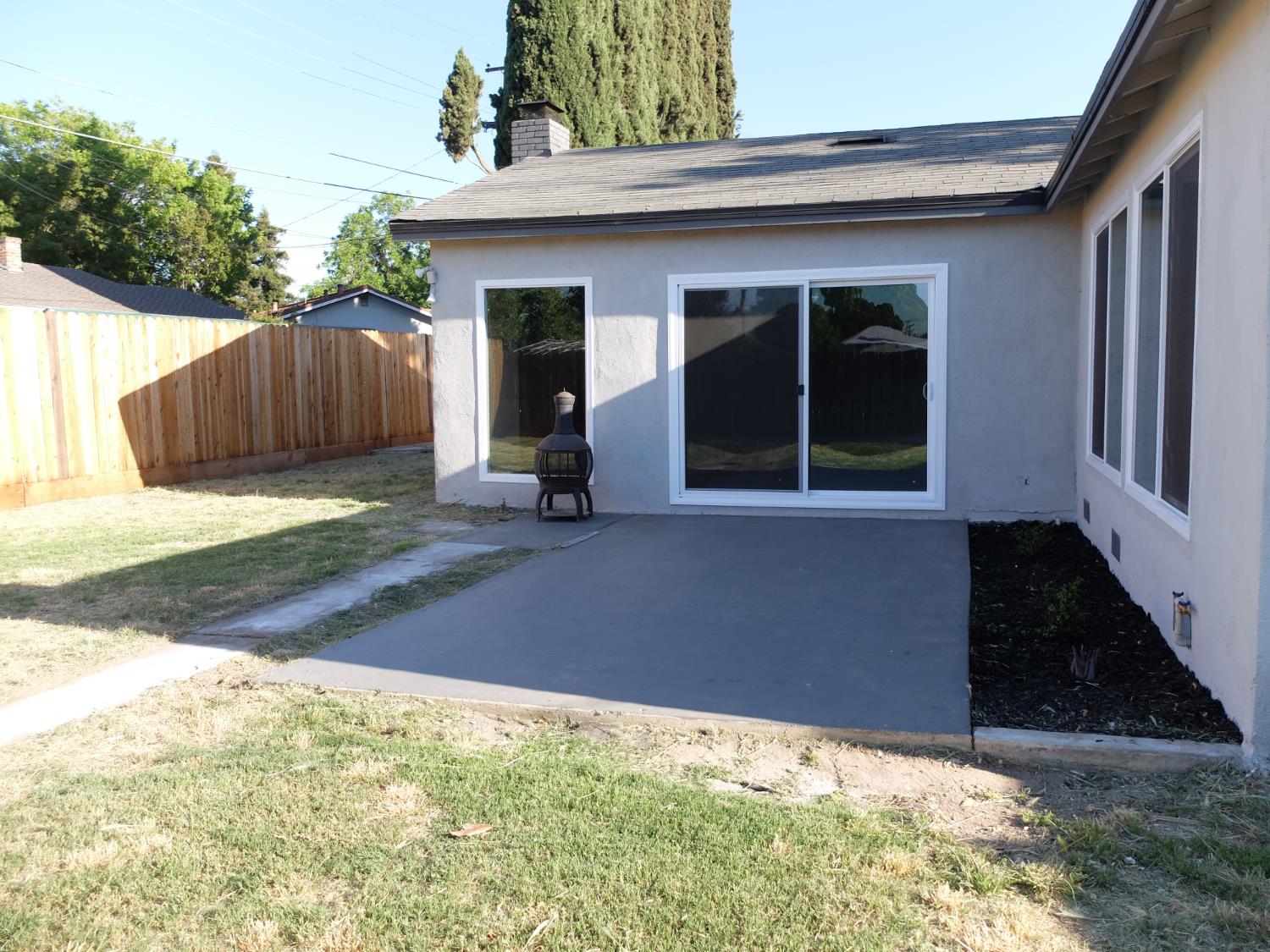 1822 Joaquin St, Modesto, CA 95350