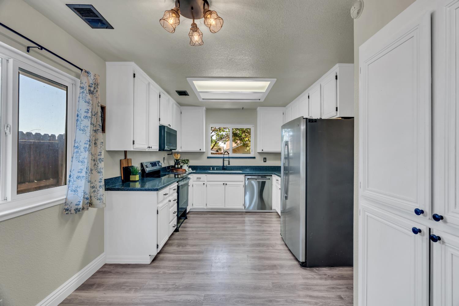344 Ventanas Ave, Oakdale, CA 95361