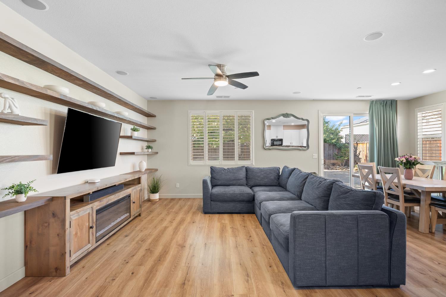 1070 Alba St, Manteca, CA 95337