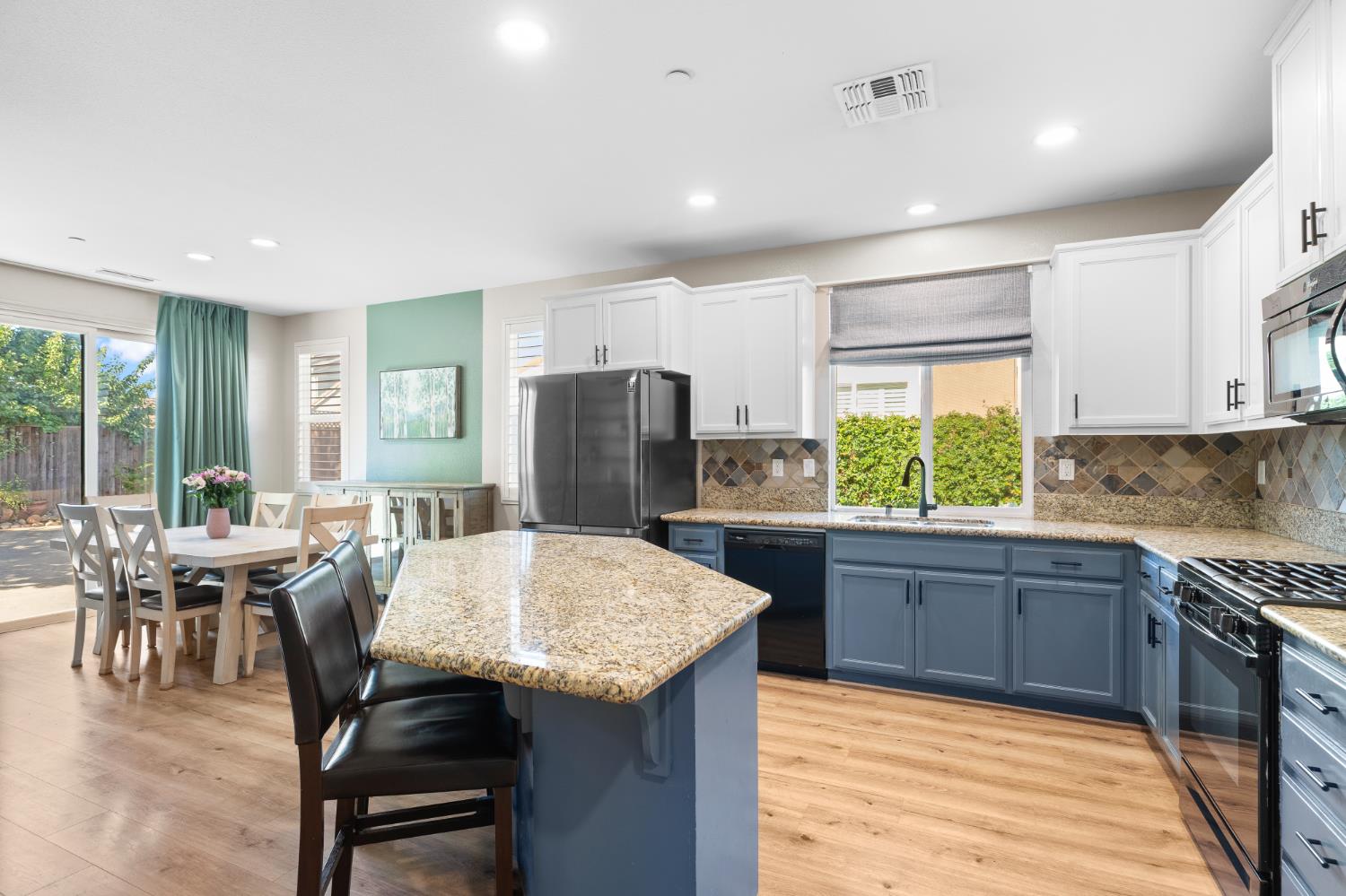 1070 Alba St, Manteca, CA 95337