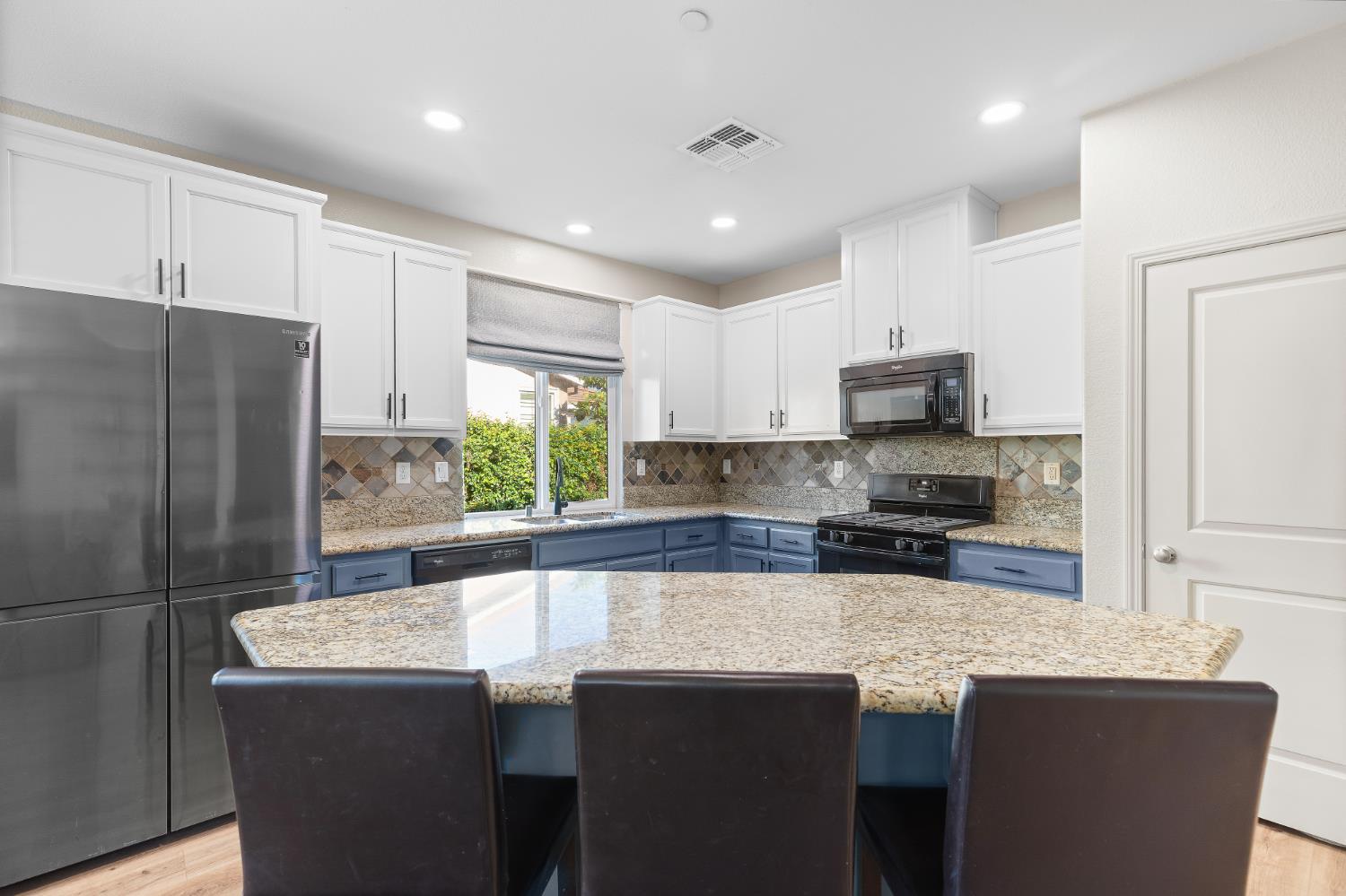 1070 Alba St, Manteca, CA 95337