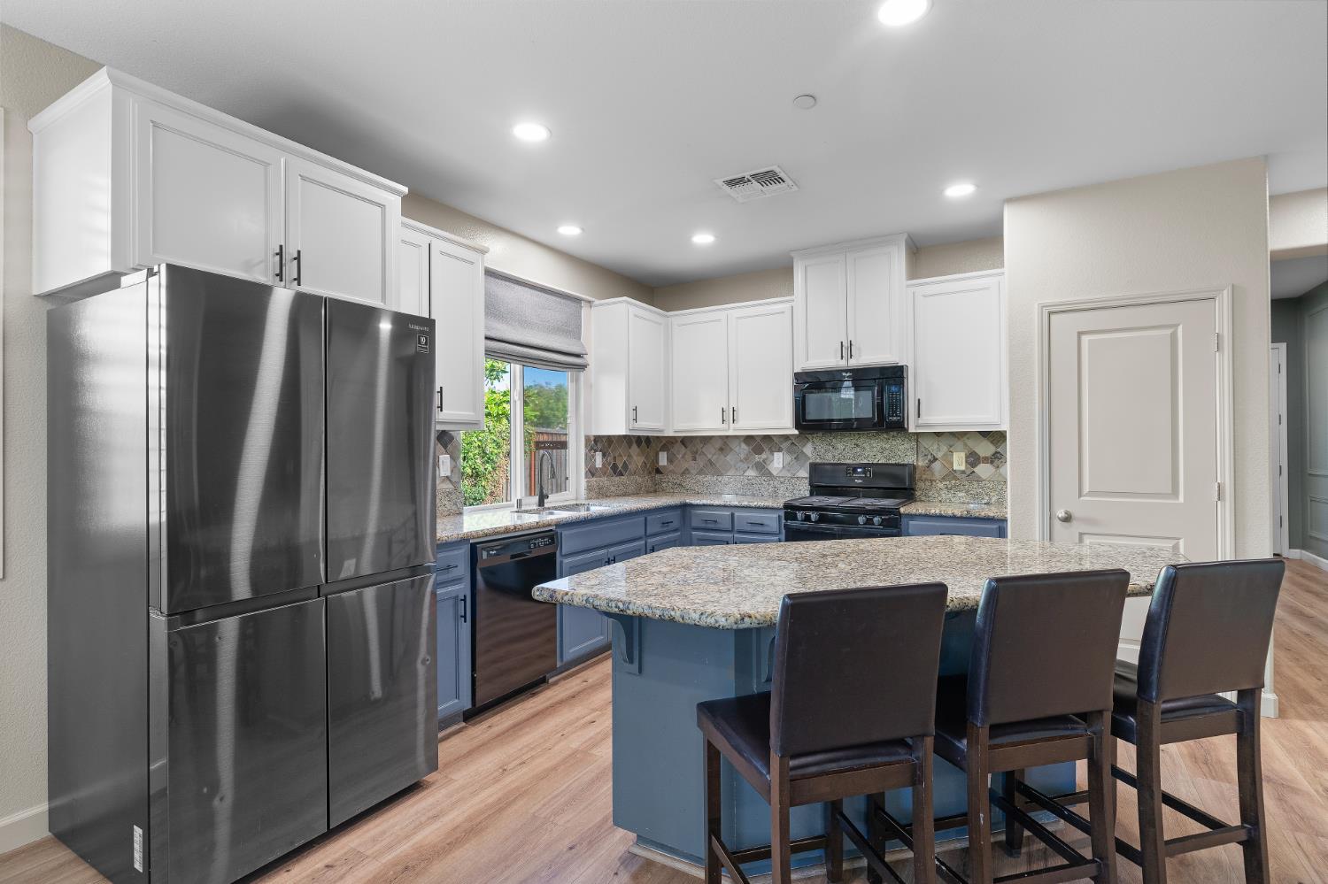 1070 Alba St, Manteca, CA 95337