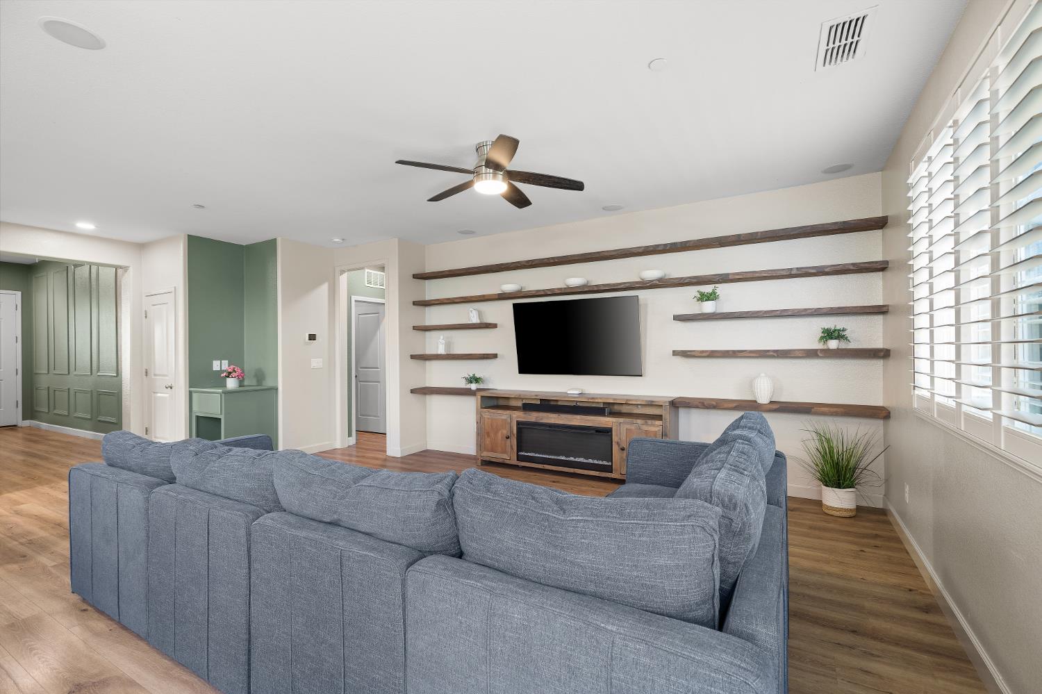 1070 Alba St, Manteca, CA 95337