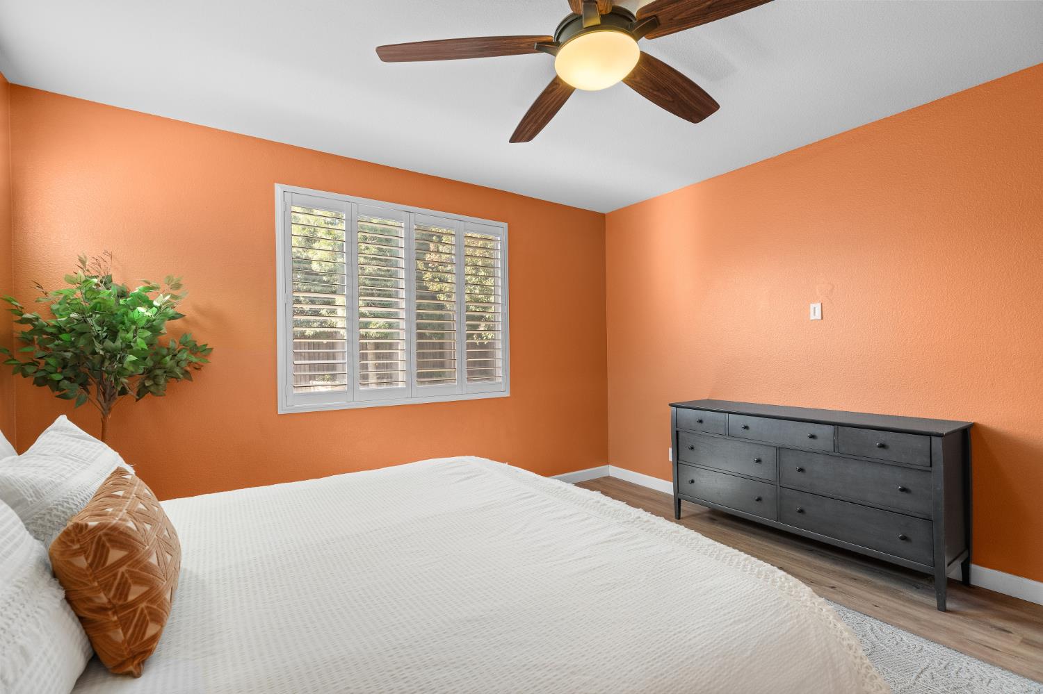 1070 Alba St, Manteca, CA 95337