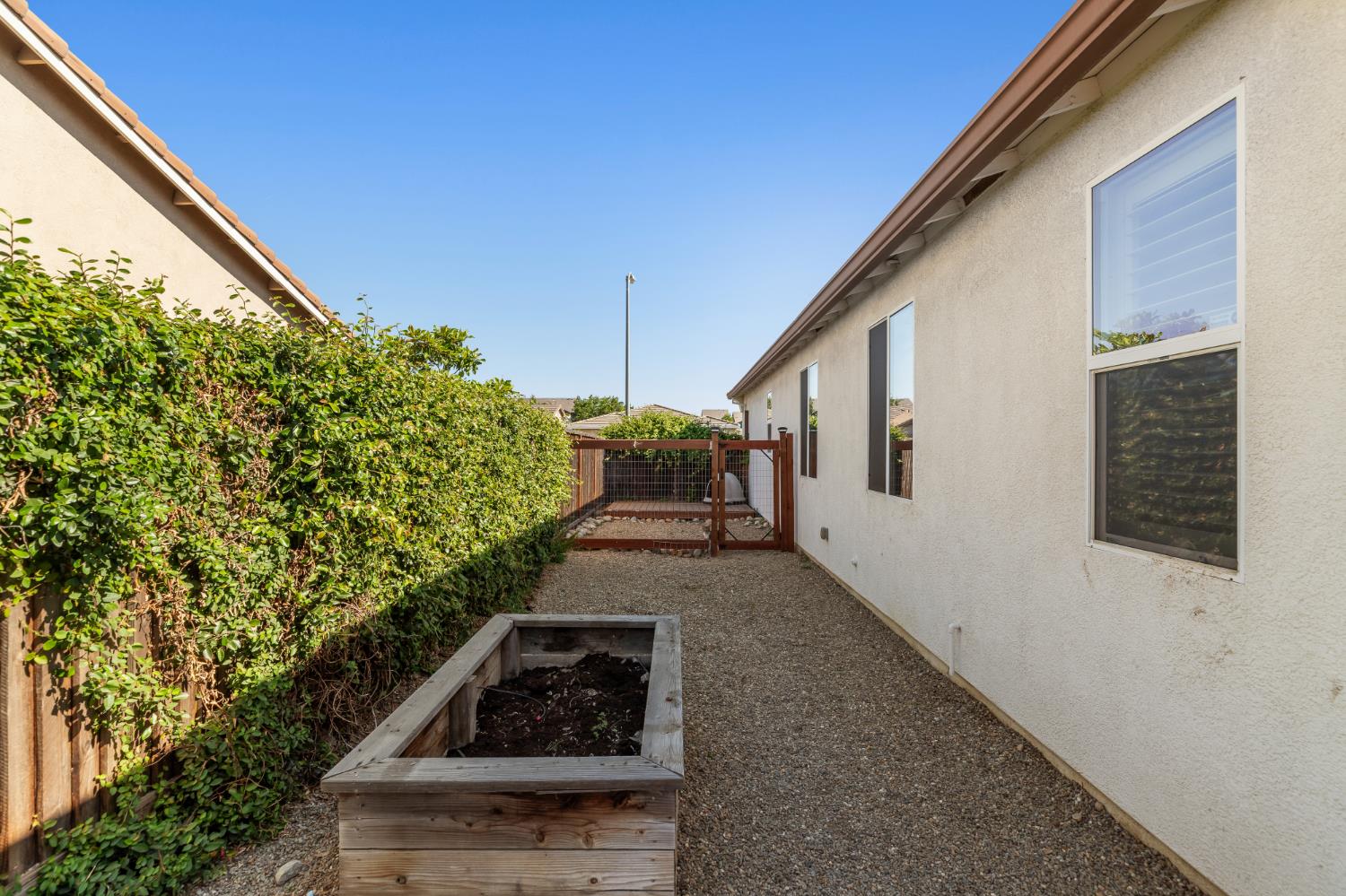 1070 Alba St, Manteca, CA 95337