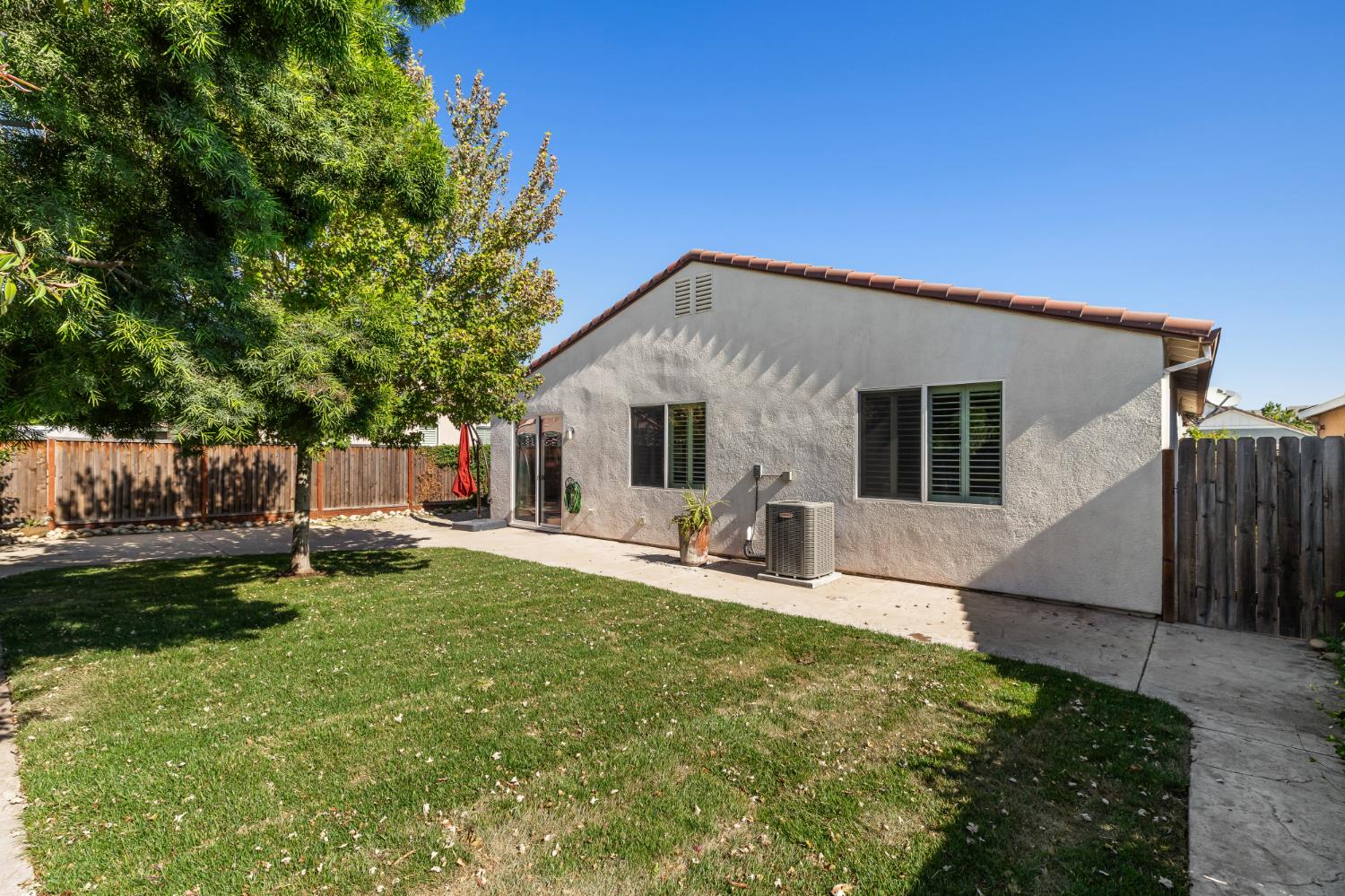 1070 Alba St, Manteca, CA 95337