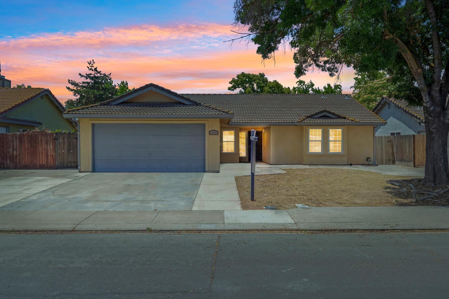 301 Goldrun Dr, Modesto, CA 95354