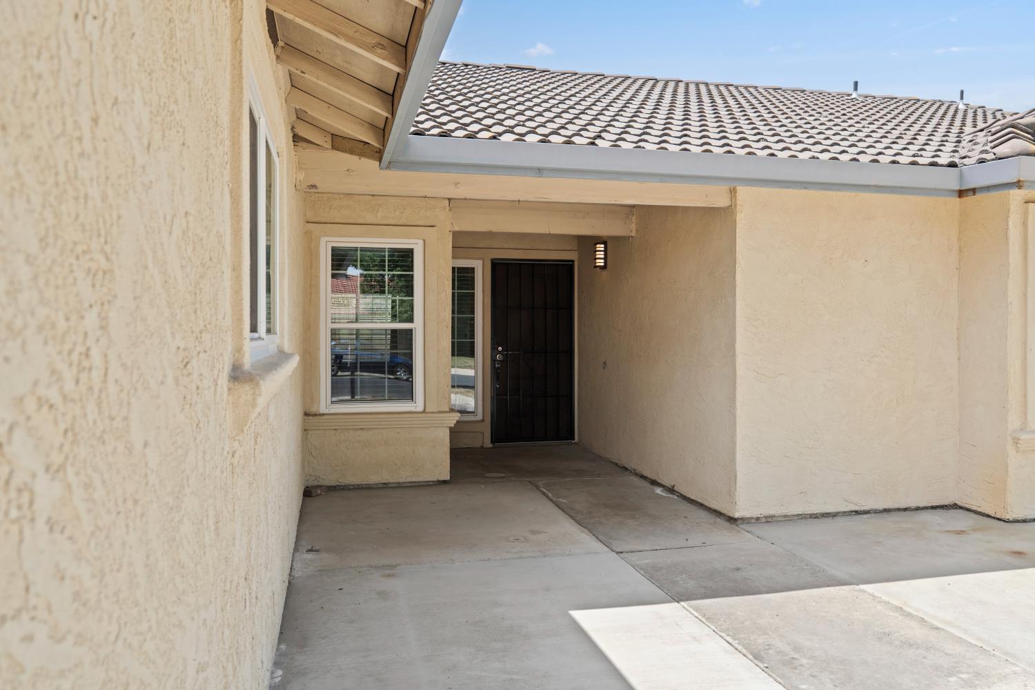 301 Goldrun Dr, Modesto, CA 95354