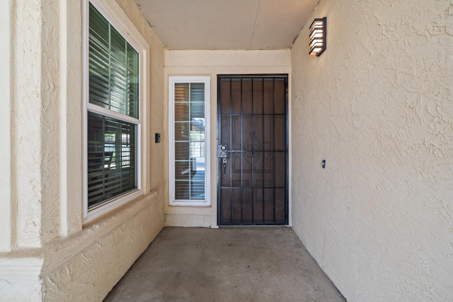 301 Goldrun Dr, Modesto, CA 95354