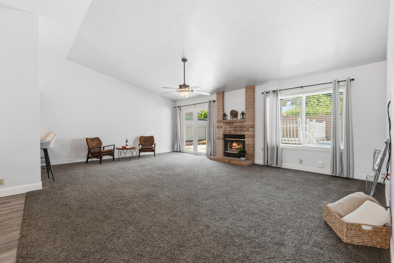 301 Goldrun Dr, Modesto, CA 95354