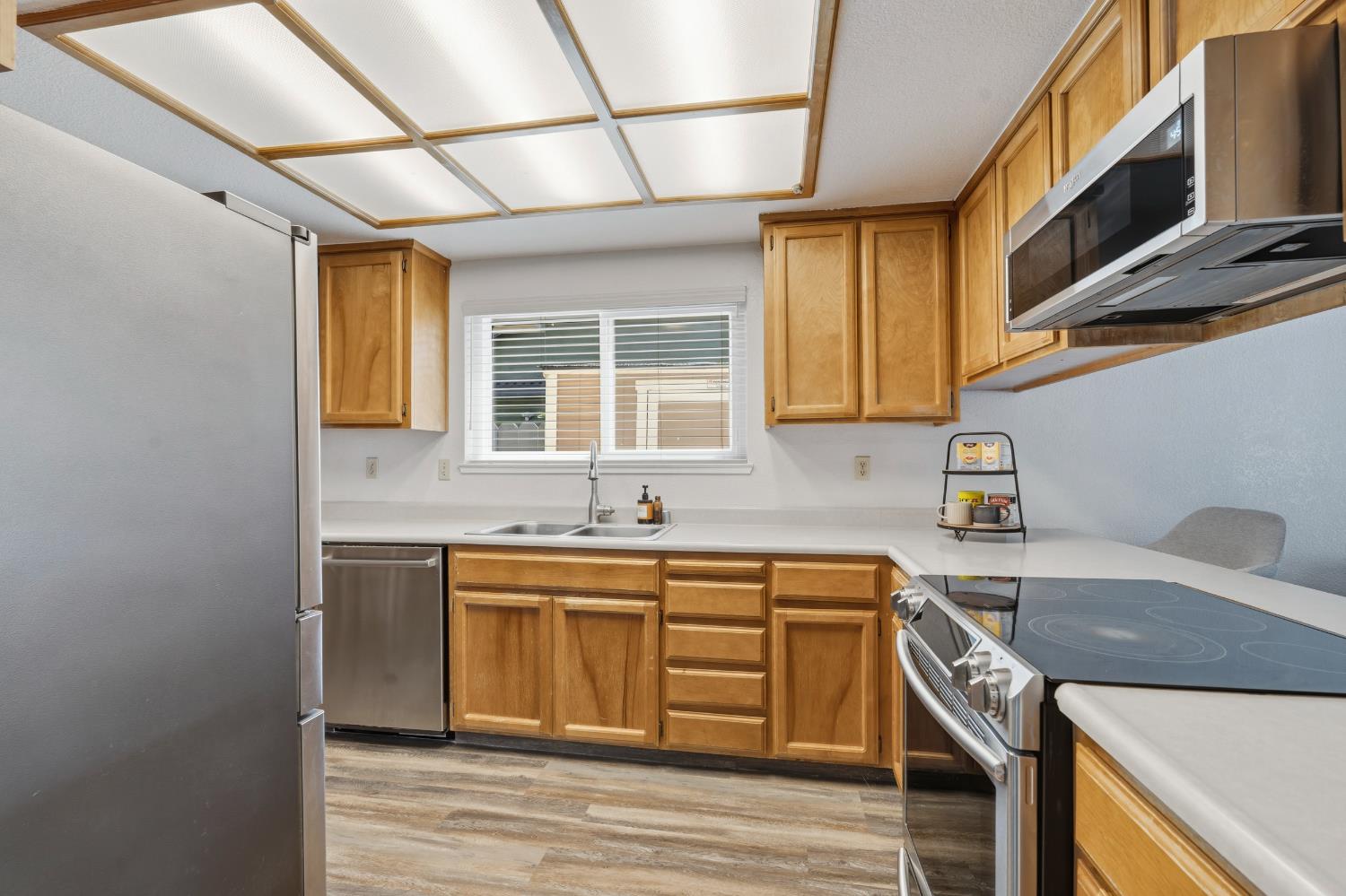301 Goldrun Dr, Modesto, CA 95354