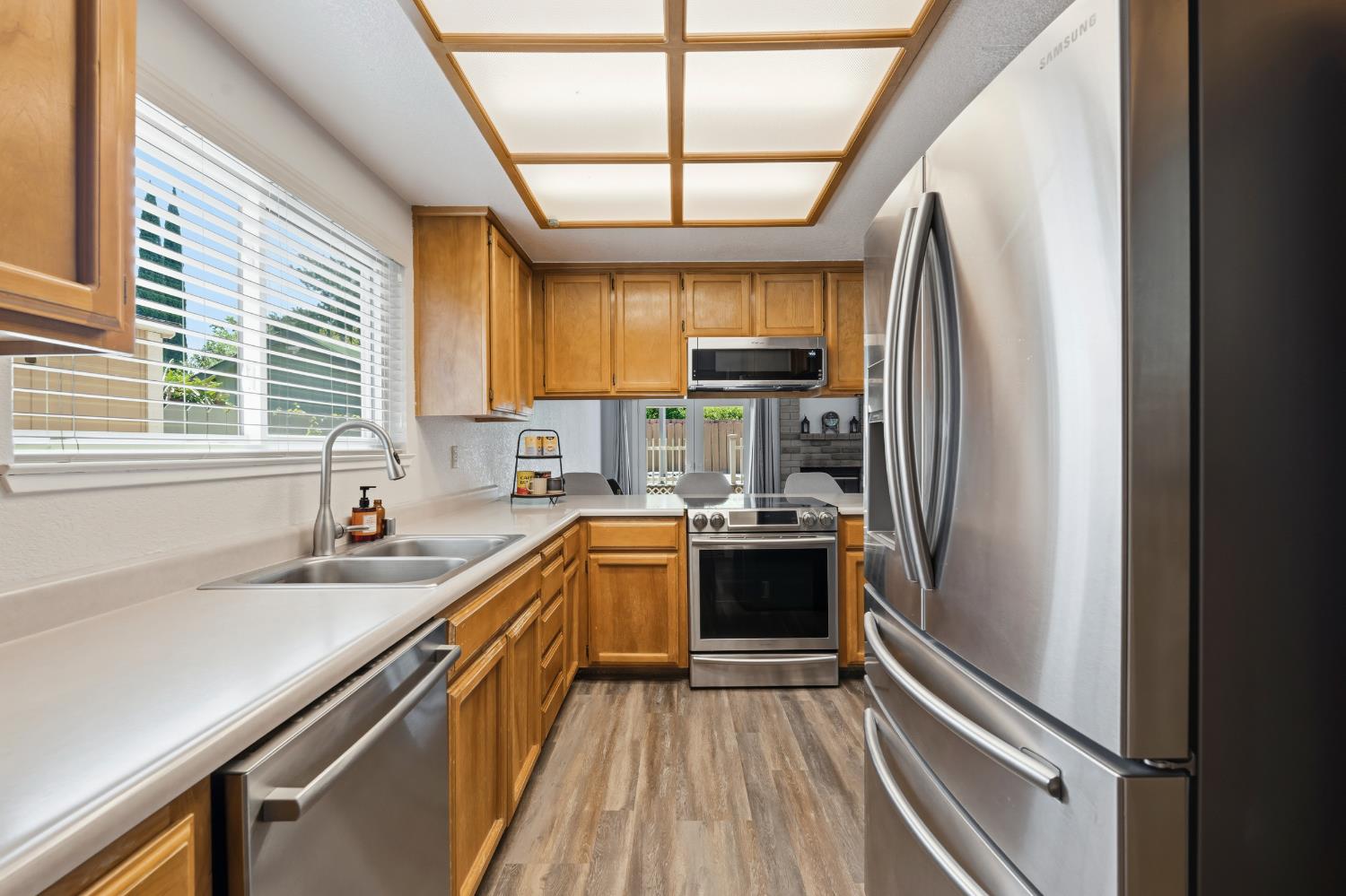301 Goldrun Dr, Modesto, CA 95354