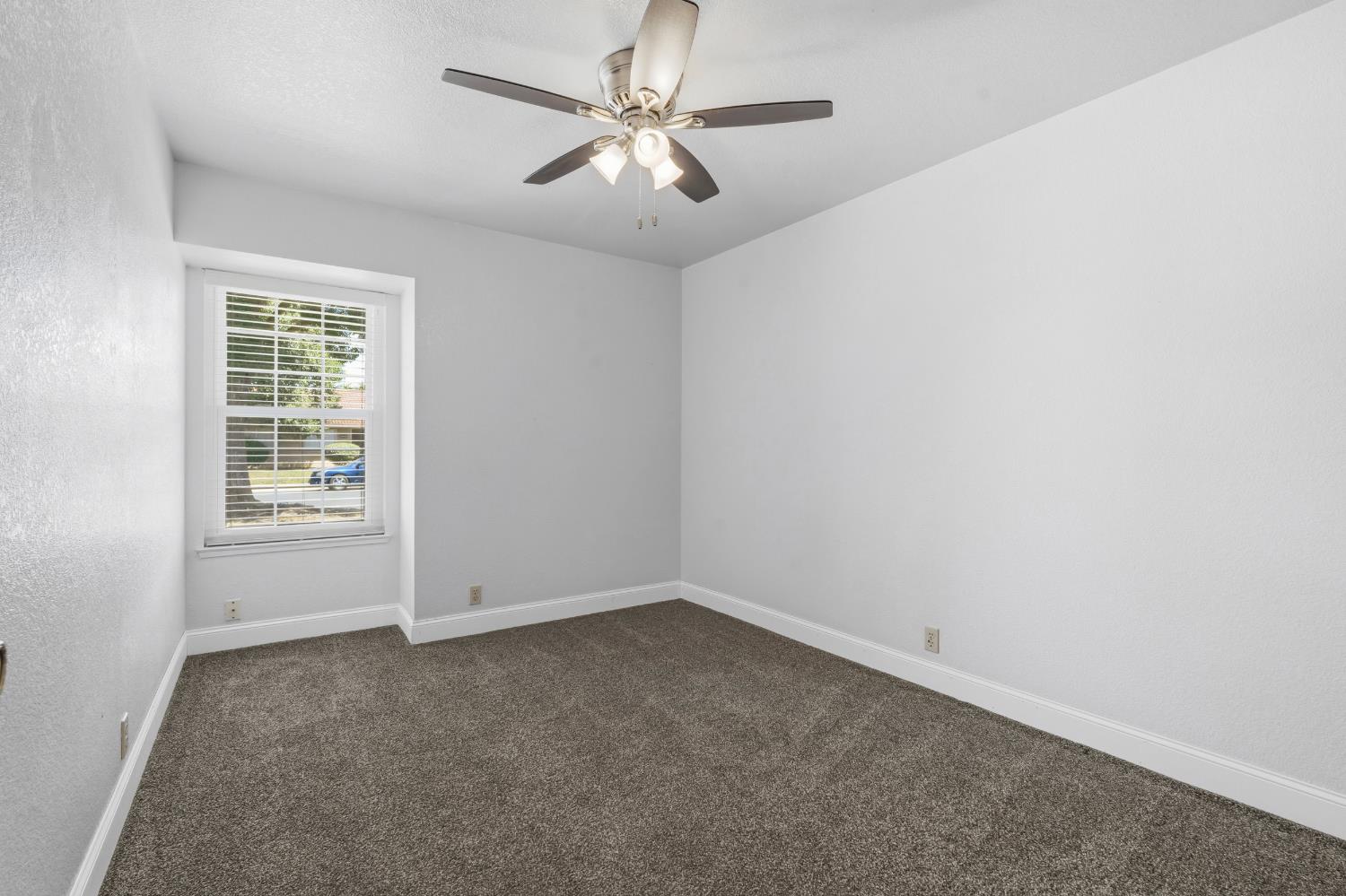 301 Goldrun Dr, Modesto, CA 95354