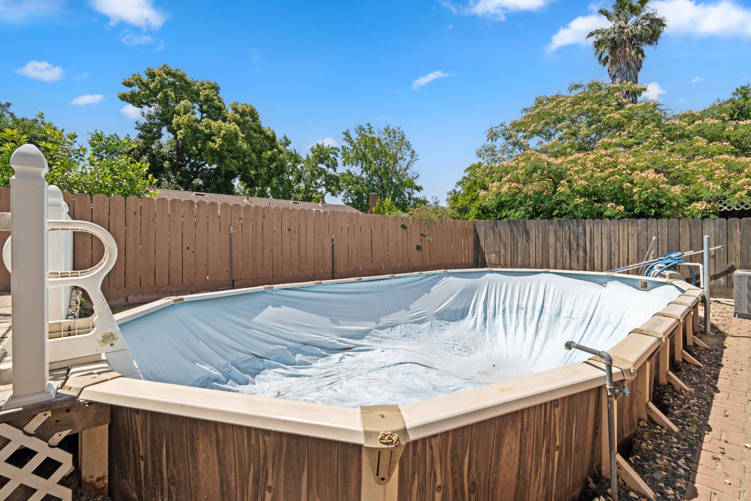 301 Goldrun Dr, Modesto, CA 95354