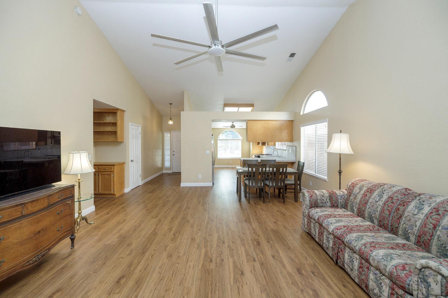 1201 Crater Ave, Modesto, CA 95351