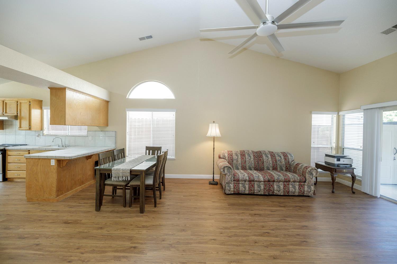 1201 Crater Ave, Modesto, CA 95351