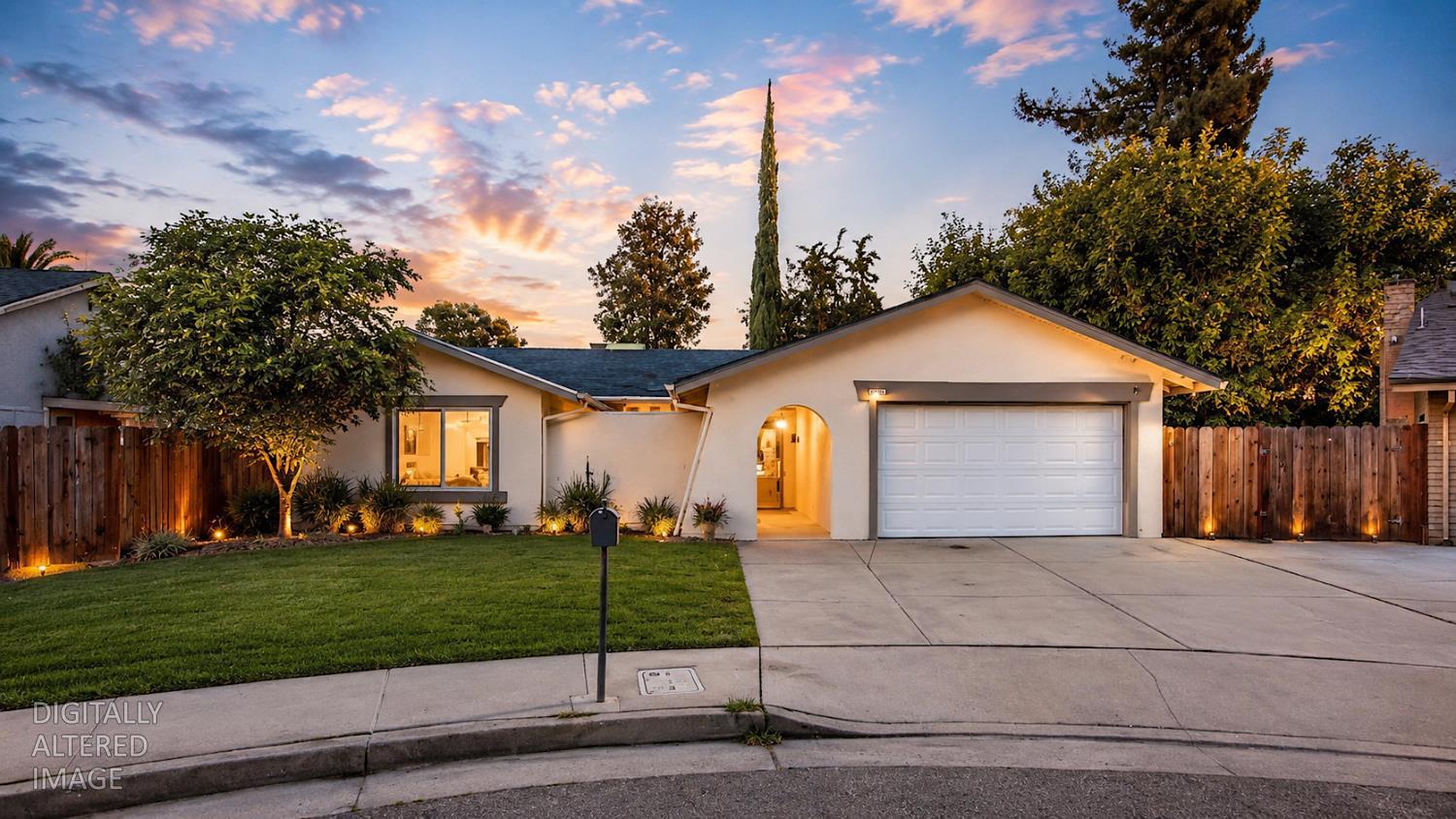205 Oakhurst Ct, Merced, CA 95340