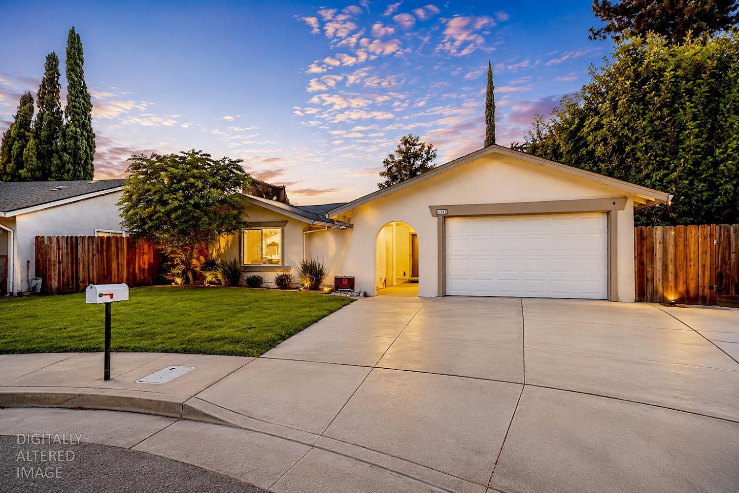 205 Oakhurst Ct, Merced, CA 95340