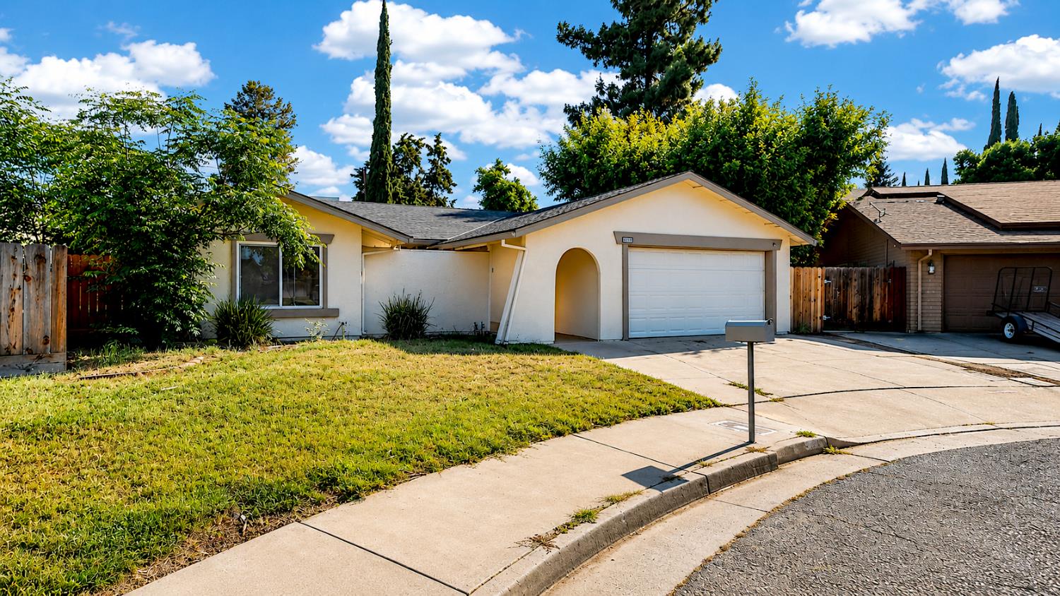 205 Oakhurst Ct, Merced, CA 95340