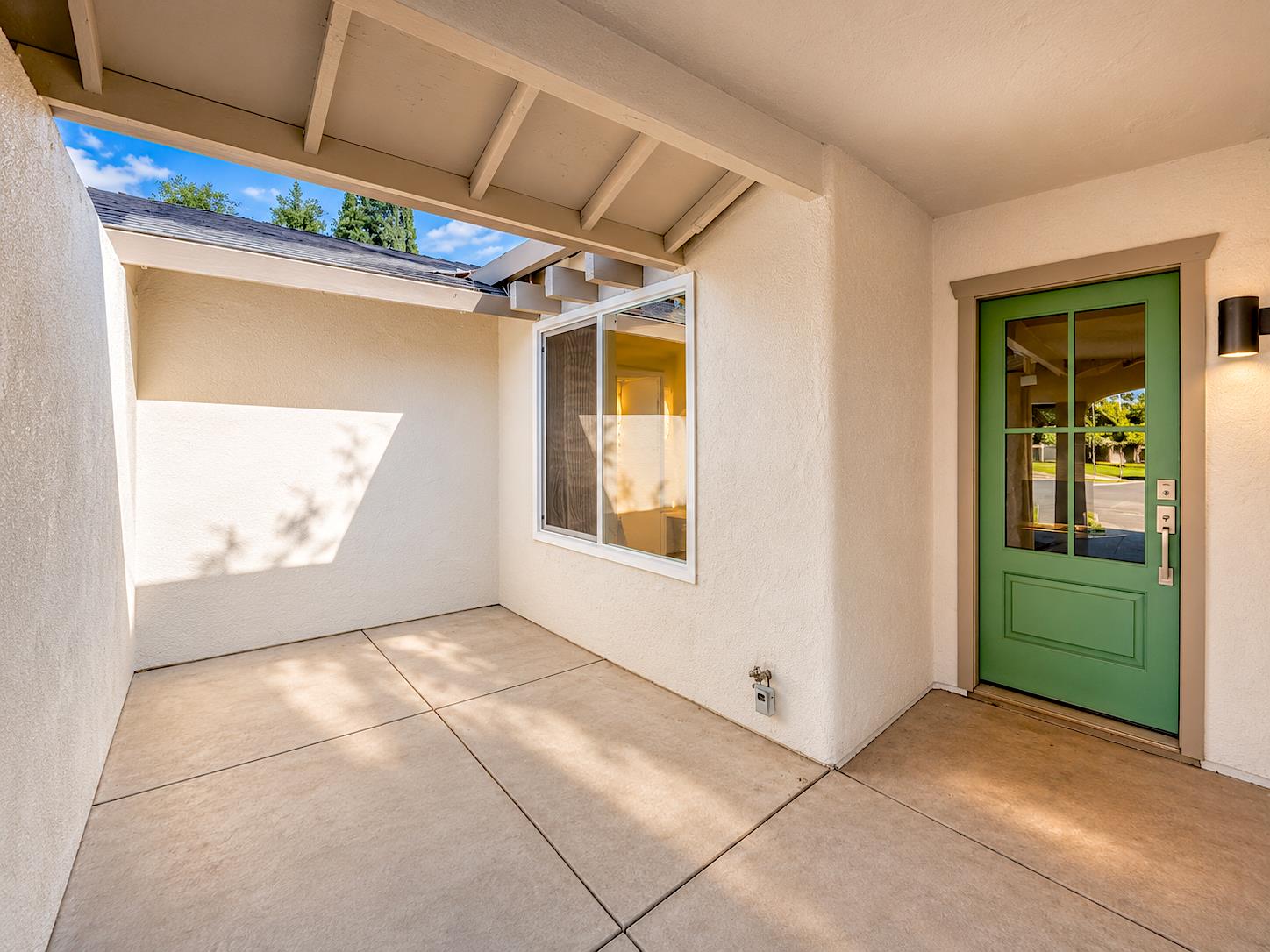 205 Oakhurst Ct, Merced, CA 95340