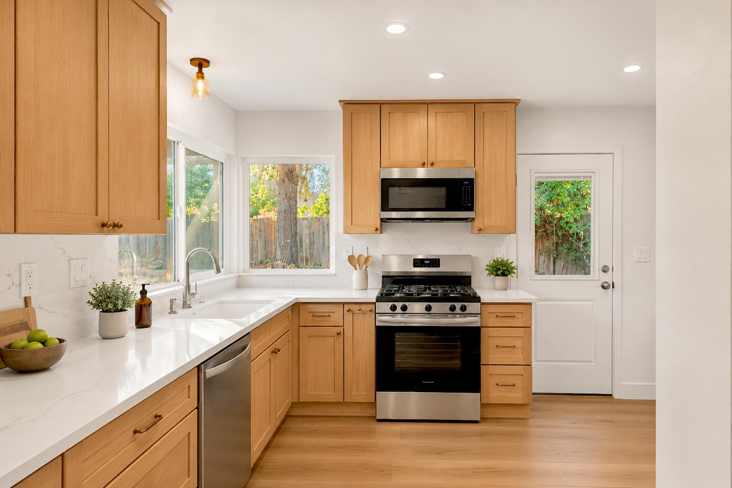205 Oakhurst Ct, Merced, CA 95340