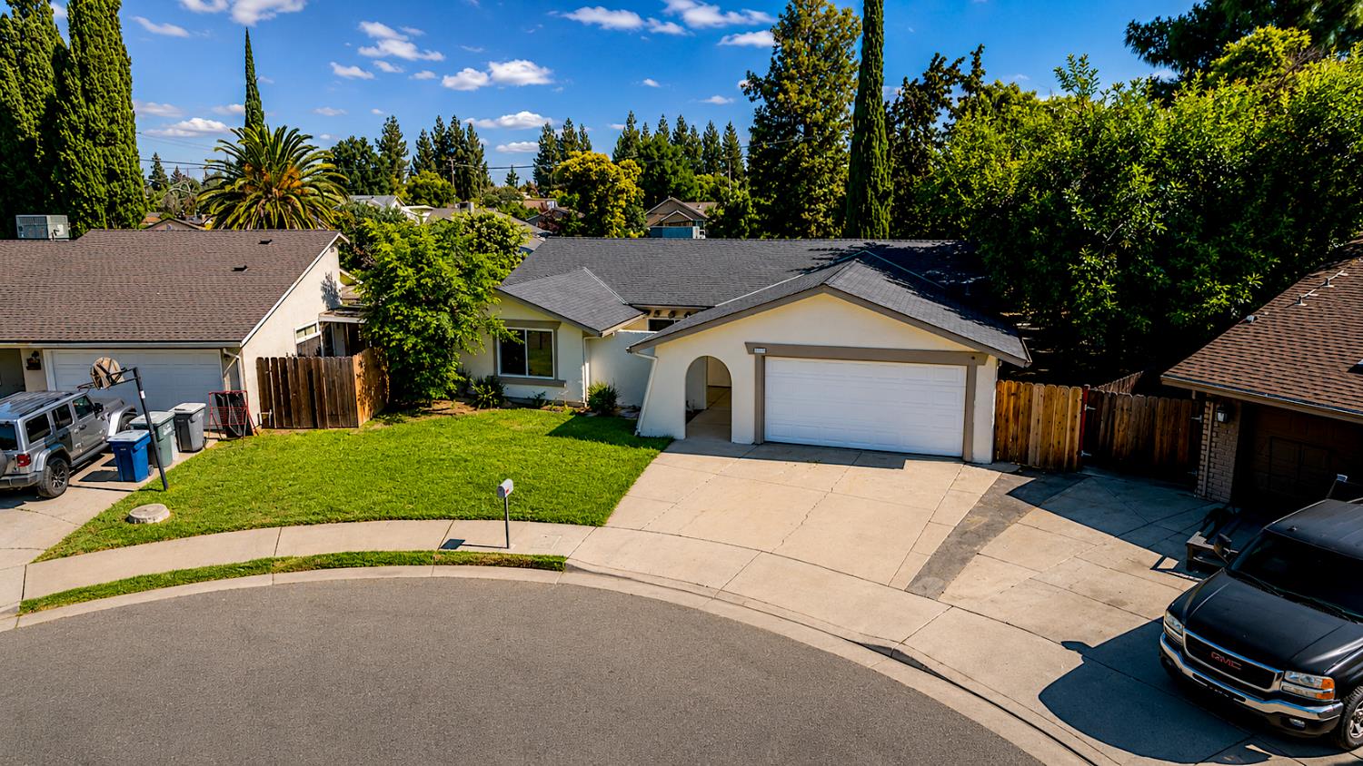 205 Oakhurst Ct, Merced, CA 95340