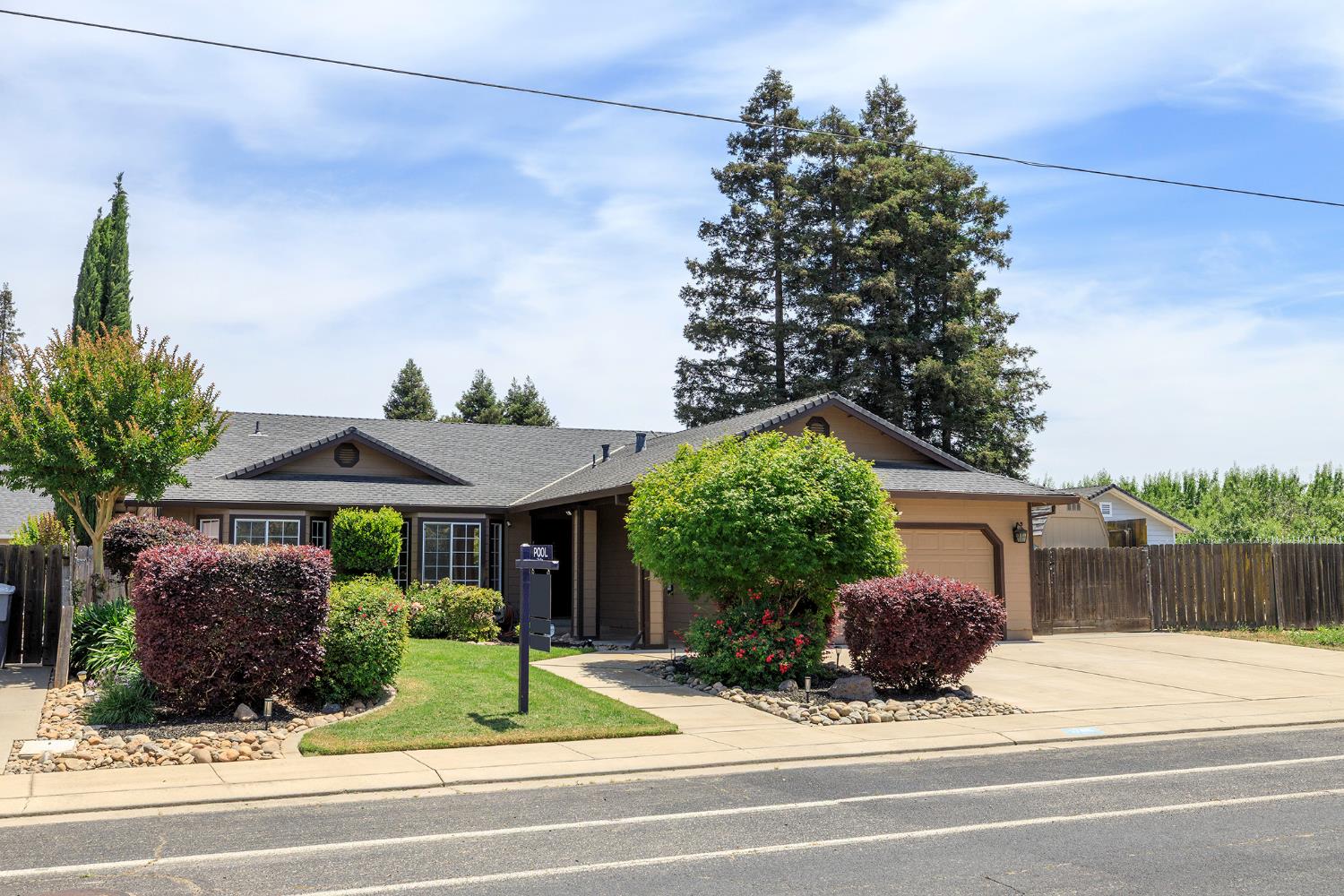 1748 Brennan Ave, Escalon, CA 95320