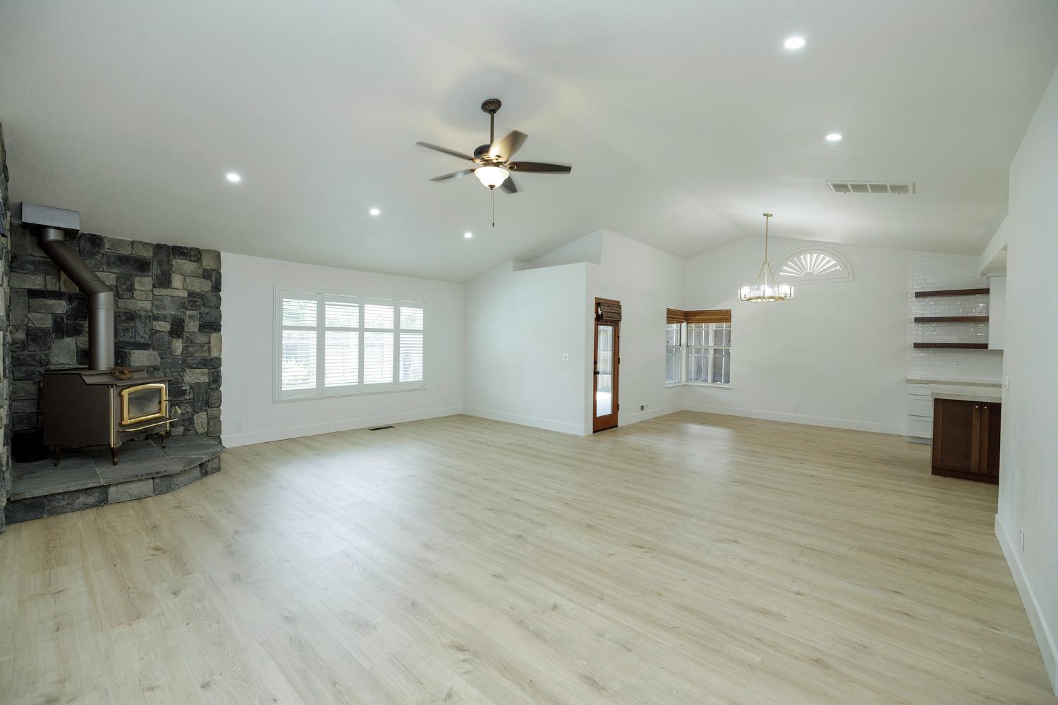 1748 Brennan Ave, Escalon, CA 95320